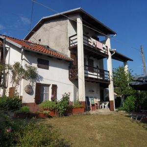 Casa indipendente con giardino Donato