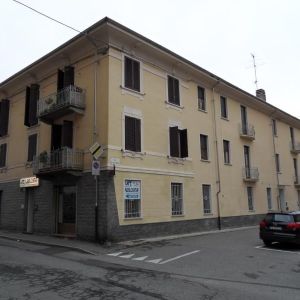 Alloggio 2 vani + servizi Biella Chiavazza