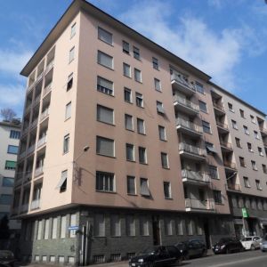 Alloggio 5 vani + serv. Biella Centro